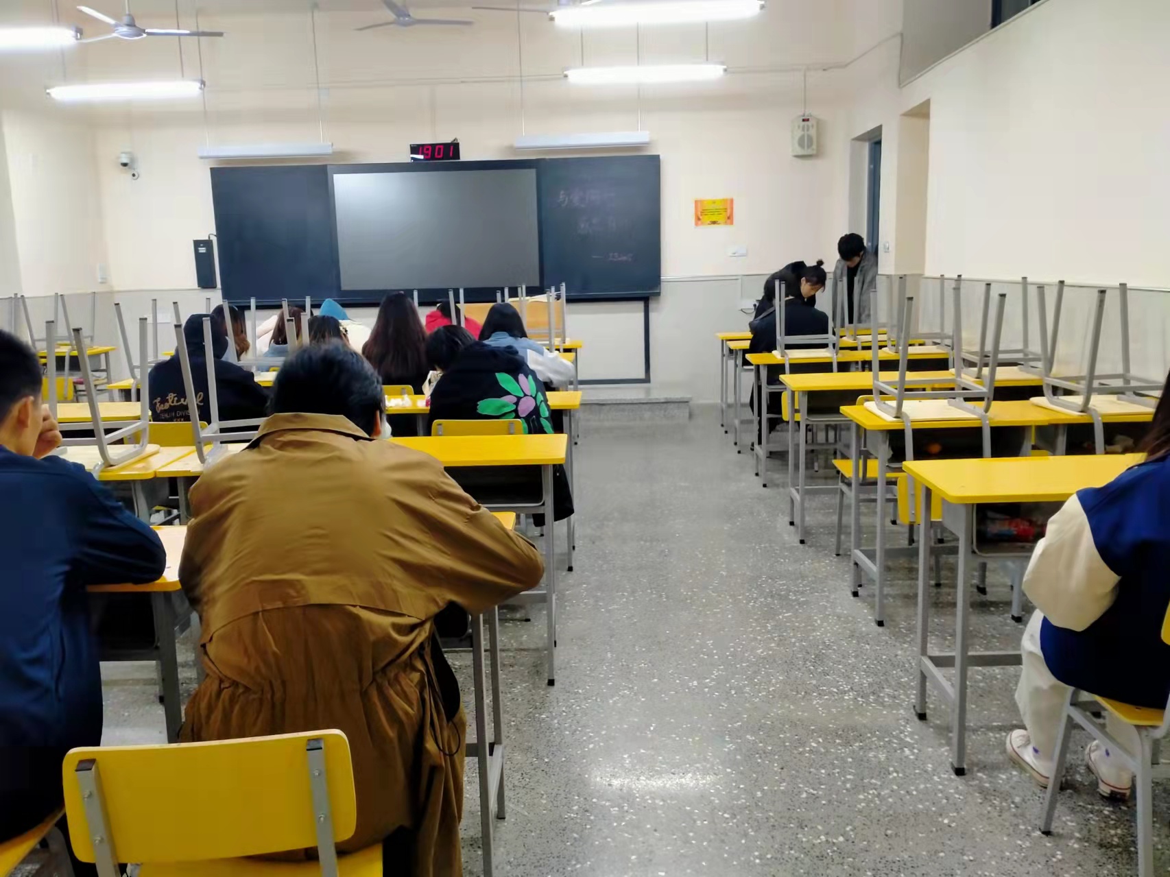 1637505634907372.jpg 7cea91af2b114729b10e203c78ecdcb.jpg